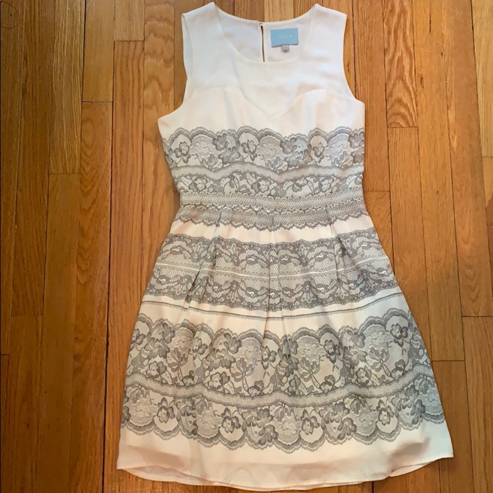 Light lace printed dress
